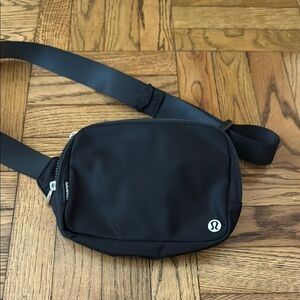 Lululemon Everywhere Belt Bag Black 1L